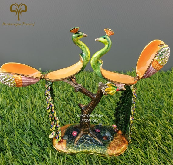 Metal Lovebirds With Trinket Box, 14 CM Handpainted Love Birds Metal Lovebirds With Trinket Box, 14 CM Handpainted Love Birds