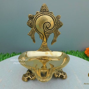 Messing Shankh Diya, 5&quot; Zoll, Messing Diya, Vishnu Lampe, Messing Deepak, Diya Stand Öllampe für Zuhause, Mandir, Pooja, Altar, Öl dia, Vishnu Lampe