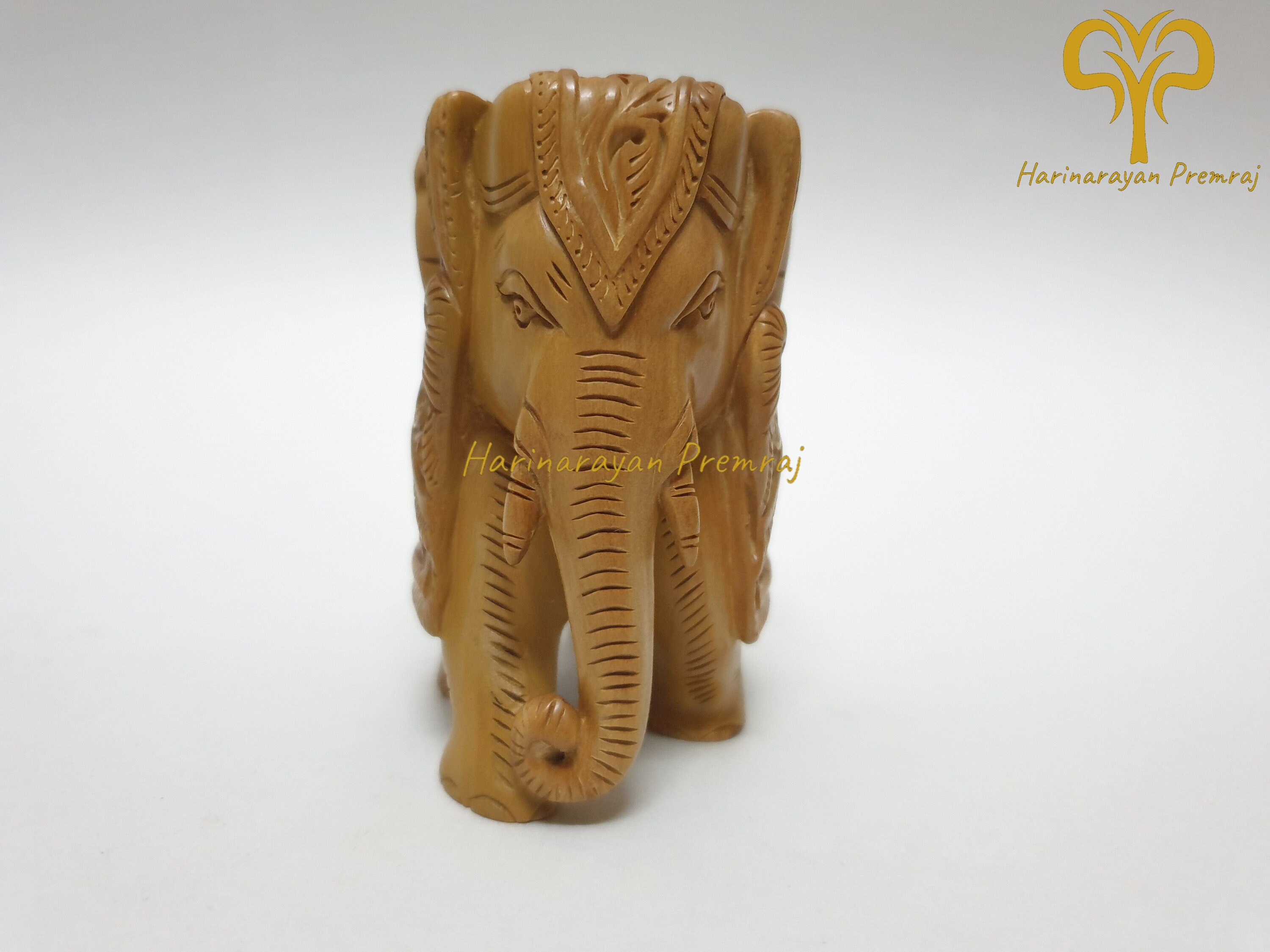 サンダルウッドの象 - 3 インチ / 彫刻象 / サンダルウッドの小さな象