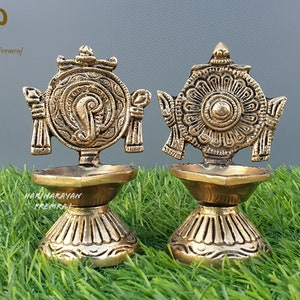Brass Shankh Chakra Diya Pair, 9.5CM Brass Diyas, Home Temple Diya, Oil Lamp, Oil Dia, Altar Decor, Brass Deepak, Lord Vishnu Lamp, Laxmi
