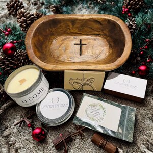 Christmas Prayer Dough Bowl Gift Set: Wood Wick Candle & Scripture Cards