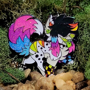 Sparkledog C1ndyjamz #072 - Show & Tail Creations 1.75" Hard Enamel Pin