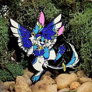 Stratosphere #070 - Show & Tail Creations 1.75&quot; Hard Enamel Pin