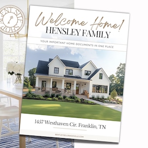 以下が含まれることがあります： ようこそ！ ヘンスリーファミリー。黒い窓と茶色の玄関ドアが付いた白い農家風の家。住所は1457 Westhaven Cir. Franklin, TN。BentleySellinNashville.comです。
