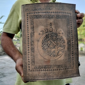 Diário grande feito à mão, caderno de couro celta triplo lua, diário, livro de sombras, grimório de couro, livro de feitiços, presente para ele e para ela