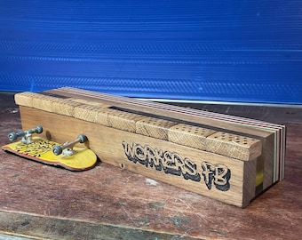 Fingerboard Figure. Grind box