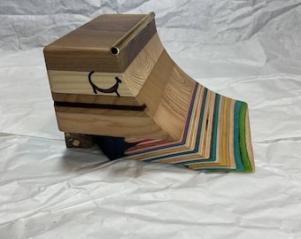 Quarter Pipe for fingerboards.