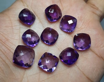 Lindo lote de ametista roxa facetada, gema de qualidade excepcional, formato quadrado, peso 42 quilates, tamanho pequeno 11×11×5 mm, tamanho grande 13×13×6 mm.
