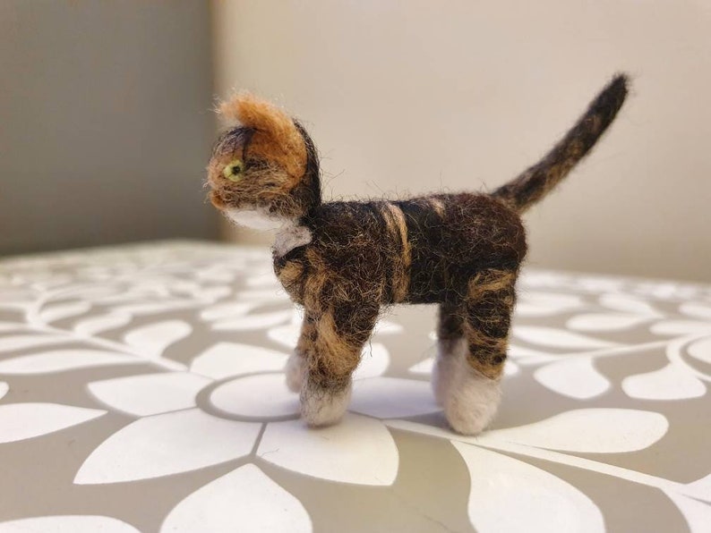 handmade to order brooches keyrings or just because. Needle felt Your cat in miniature