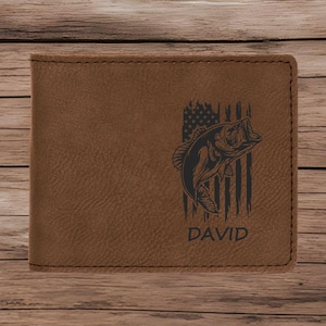 Cartera de cuero personalizada para pesca de lubina, regalo para el Día del Padre para pescadores, cartera de pesca personalizada del 4 de julio, cartera de cuero con bandera estadounidense.