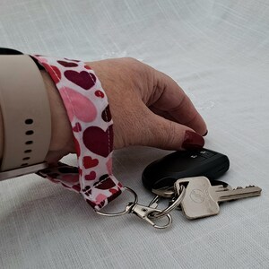 ハンドメイドコットンリストレットキーリング - ロブスタークラスプ付きカラーをお選びいただけます