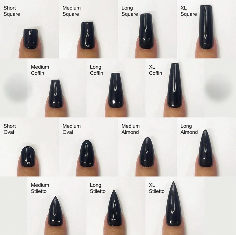 Puede incluir: Una colecci&oacute;n de u&ntilde;as postizas negras en varias formas y longitudes, incluyendo Short Square, Medium Square, Long Square, XL Square, Medium Coffin, Long Coffin, XL Coffin, Short Oval, Medium Oval, Medium Almond, Long Almond, Medium Stiletto, Long Stiletto y XL Stiletto.