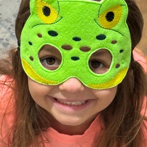 Bullfrog Felt Mask For Kids - Handmade Eco-Friendly Pretend Play Mask - Perfect for Halloween, Dress-Up and Make-Believe