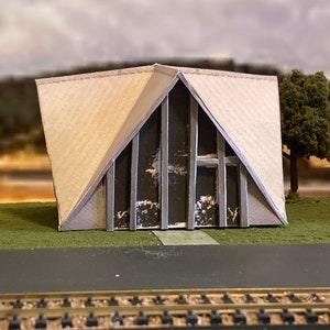 HO Scale Pyramis Building: Custom Cardstock Model Railroad Diorama