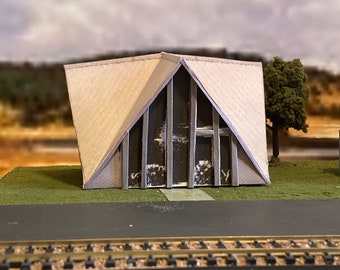 HO Scale Pyramis Building: Custom Cardstock Model Railroad Diorama