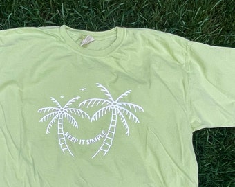 Keep it simple | light lime & white short sleeve comfort colors
