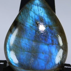 20.95 Cts. Nice Madagascan Blue Flashy Labradorite Pear Cabochon Loose Gemstone 21x27x5 MM