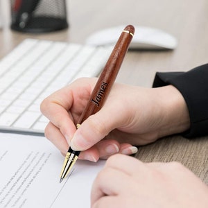 Personalized PEN Custom Pens Wood Walnut Graduation Teacher Gift for Him Dad Men Son Her Mom Engraved Business Groomsmen Retirement Birthday