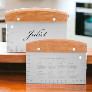 Personalized DOUGH SCRAPER Bench Cutter Chopper Pastry Kitchen Cooking Pizza Baking Housewarming Home Groomsmen Gift for Dad Her Mom Women