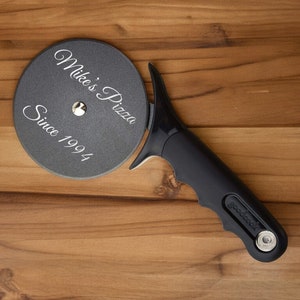 Personalized PIZZA CUTTER Pizzeria Wheel Axe Peel Kitchen Cooking Home Gift for Him Dad Men Her Women Mom Birthday Boyfriend Custom Engraved