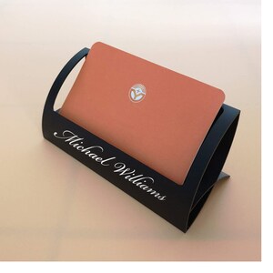 Tarjetero personalizado con soporte para tarjetas de presentación, ideal para oficina, padrinos de boda, regalo para él, papá, hombres, mamá, ella, mujeres, cumpleaños, novio, abuelo, grabado personalizado.