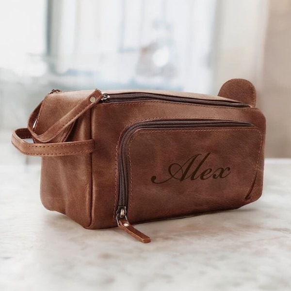 Personalized LEATHER TOILETRY BAG Mens Dopp Kit Travel Bags Accessories Custom Engraved Groomsmen Gifts for Dad Him Boyfriend Men Son