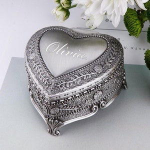 Personalized JEWELRY BOX Holder Chest Case Organizer Bridesmaid Groomsmen Gift for Her Mom Women Mom Wife Girlfriend Bride Grandma Wedding