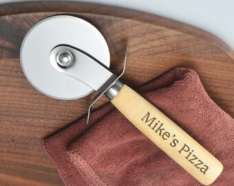 Personalized PIZZA CUTTER Wheel Axe Peel Kitchen Cooking Groomsmen Birthday Gift for Him Dad Men Gift for Her Mom Women Mom Fathers Day