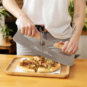 Personalized PIZZA CUTTER ROCKER Wheel Peel Cooking Baking Kitchen Housewarming Groomsmen Gift for Him Dad Men Her Women Mom Custom Engraved