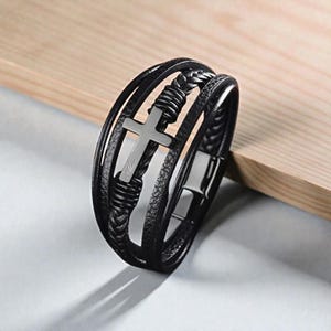 Personalisierte Herren Kreuz Armband Schmuck Jungen Mädchen Armbänder Trauzeugen Geburtstagsgeschenk für ihn Papa Männer ihre Mutter Frauen Leder Vatertag