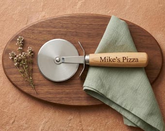 Personalized PIZZA CUTTER Wheel Axe Peel Kitchen Cooking Groomsmen Birthday Gift for Him Dad Men Gift for Her Mom Women Mom Custom Engraved