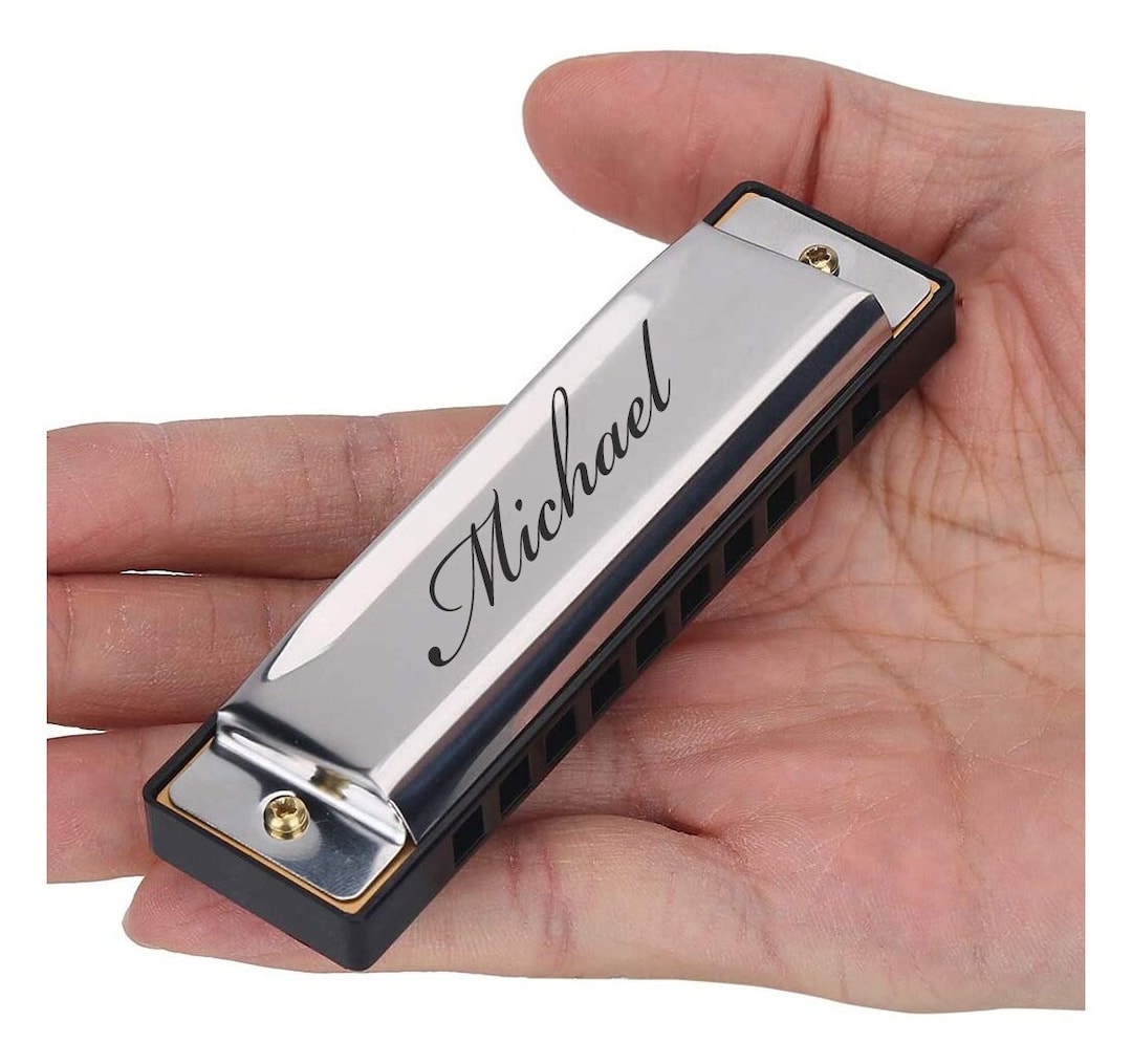 Mouth organ outlet with knife