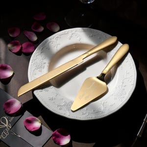 Juego de cortadores de pastel de boda personalizado, cortador de pastel de oro y plata, cuchillo para servir, regalo de aniversario para ella, despedida de soltera, compromiso, cumpleaños, personalizado