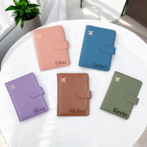 PORTA PASAPORTE PERSONALIZADO Funda de viaje Libro Accesorios de cuero Mujeres Hombres Estuche grabado personalizado Billetera Regalo de viaje para ella Él Mamá Él