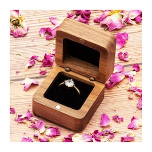 Personalized RING BOX Holder Bearer Custom Engraved Jewelry Engagement Proposal Boxes Wedding Walnut Wood Mom Gifts for Her Wife Girlfriend 画像 2