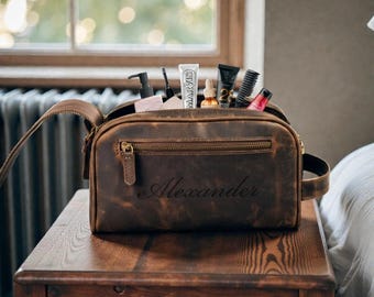Personlig necessär i läder, rese-Dopp-kit, marskalkar, födelsedagspresent till honom, pappa, män, son, morfar, pojkvän, jul, specialgraverad