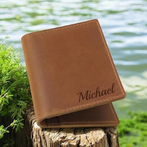 Funda de pasaporte de cuero personalizada, accesorio de viaje para hombre, estuche grabado personalizado, billetera, regalo de vacunación para papá, él, abuelo.