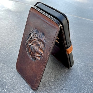 Étui portefeuille en cuir véritable pour Samsung Galaxy s24 s23 s22 s21 s20 Ultra Fe Note 9 8 10 A71 A12 A31 A32 fentes pour cartes Lion Stamping Button