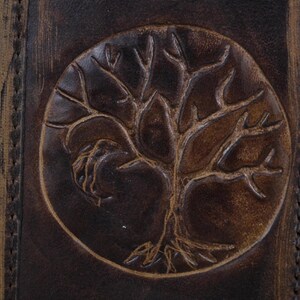 Funda de piel vintage hecha a mano para Apple iPhone 15 14 13 12 Pro Max SE, diseño de árbol de la vida, ranuras para tarjetas, funda premium ARICHI ARICHI