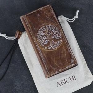 Custodia a portafoglio in pelle vintage fatta a mano per Google Pixel 8/7/6/5 XL Fold - Design albero della vita, scomparti per carte, copertina a libro, ARICHI