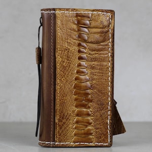Funda de piel de avestruz auténtica de ARICHI para iPhone 16, 15, 14, 13 Pro Max, estilo vintage, cosida a mano, con ranuras para tarjetas, color marrón tostado