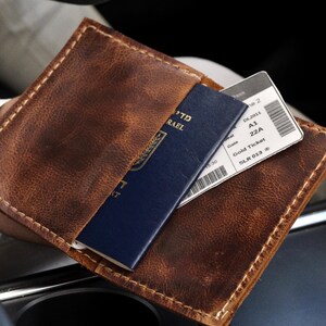 ARICHI Echtes Distressed Leder Passport Vintage handgefertigte geprägte Details Cover Brieftasche Dicke Naht Hülle Buch Bargeld Luxus Retro