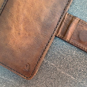 Custodia in vera pelle vintage scura per iPhone 11 12 13 14 15 16 Pro Max 6 7 8 plus SE XS Portafoglio a libro con scomparti per carte di credito Custodia morbida magnetica