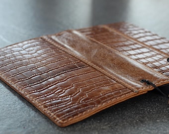Crocodile-Embossed Leather iPhone Wallet Case – Book Folio with Card Slots