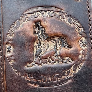 Funda de cuero genuino para Apple iPhone 11 12 13 14 15 Pro Max 6 7 8 plus SE XS Funda tipo libro Billetera Lavado Cierre magnético Estampado Decoraciones de caballos