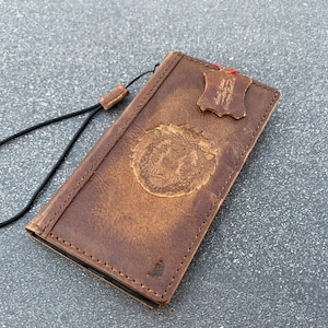 Étui portefeuille en cuir véritable pour Apple iPhone 11 12 13 Pro Max 6 7 8 plus SE XS Book vintage Lion fente pour cartes de crédit Cover Tiger estampage Ari