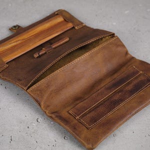 Estuche para papel de liar / Estuche de cuero para tabaco hecho a mano ARICHI con cuero encerado vintage color canela para cigarrillos o pipas / Diseño delgado y duradero