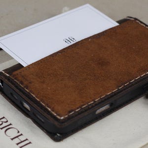 Capa de couro artesanal ARICHI para OnePlus Open 13 13R 12 12R 9 Pro 8 – Bolso frontal de camurça, carteira magnética removível com compartimentos para cartão