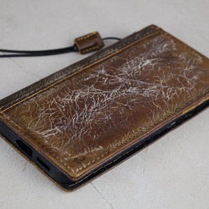Custodia per iPhone in pelle marrone vintage fatta a mano ARICHI con design cucito a mano, slot per carte, texture in pietra per Google Pixel 9 8 7 6 5 4 Pro XL Fold