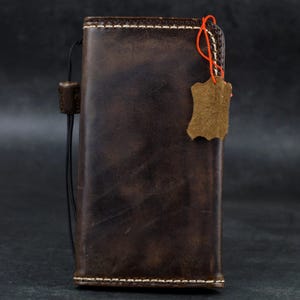 Étui en cuir ciré fait main ARICHI - finition huilée vintage, blanc épais cousu à la main, fermeture magnétique pour Google Pixel 4-9 Pro XL Fold 5G